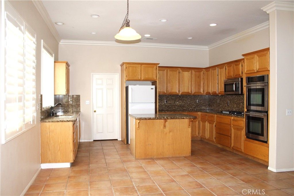 Image 8 of property listing at 7881 Margaux Place, Rancho Cucamonga, CA 91739