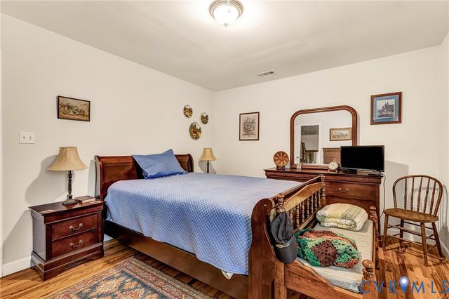 104 Five Oaks Ln, Ashland, VA 23005