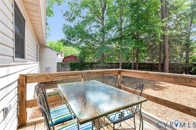 104 Five Oaks Ln, Ashland, VA 23005