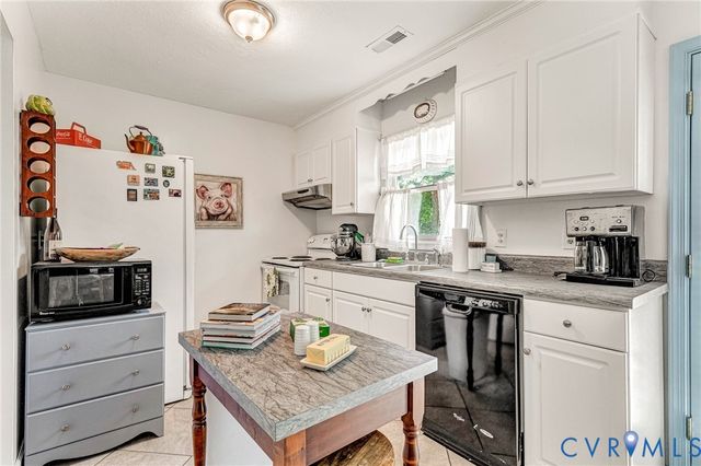 104 Five Oaks Ln, Ashland, VA 23005