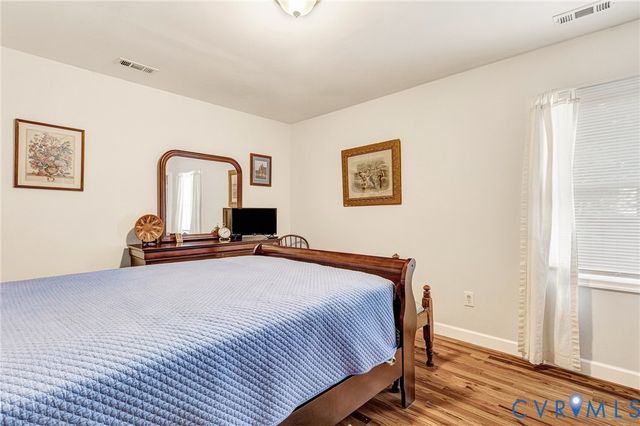 104 Five Oaks Ln, Ashland, VA 23005