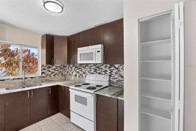 2043 SHADOW PINE DRIVE, Brandon, FL 33511