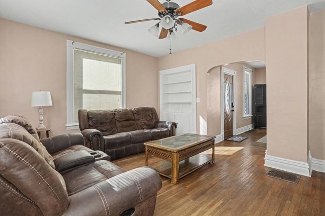 304 Lincoln Avenue, Pleasantville, OH 43148