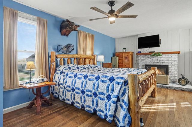 304 Lincoln Avenue, Pleasantville, OH 43148