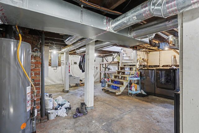 304 Lincoln Avenue, Pleasantville, OH 43148