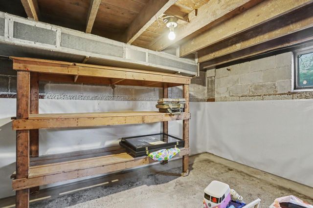 304 Lincoln Avenue, Pleasantville, OH 43148