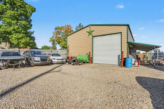 304 Lincoln Avenue, Pleasantville, OH 43148