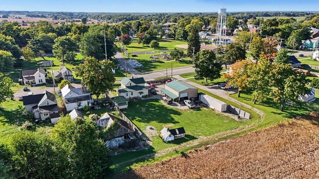 304 Lincoln Avenue, Pleasantville, OH 43148