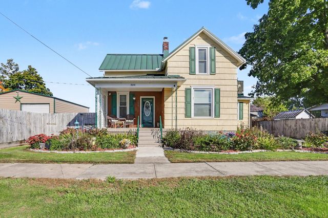 304 Lincoln Avenue, Pleasantville, OH 43148