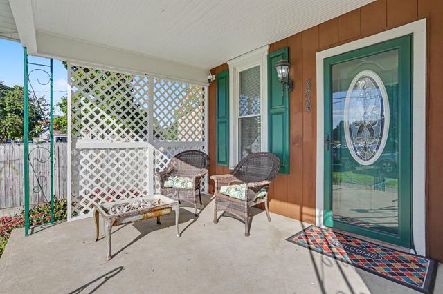 304 Lincoln Avenue, Pleasantville, OH 43148