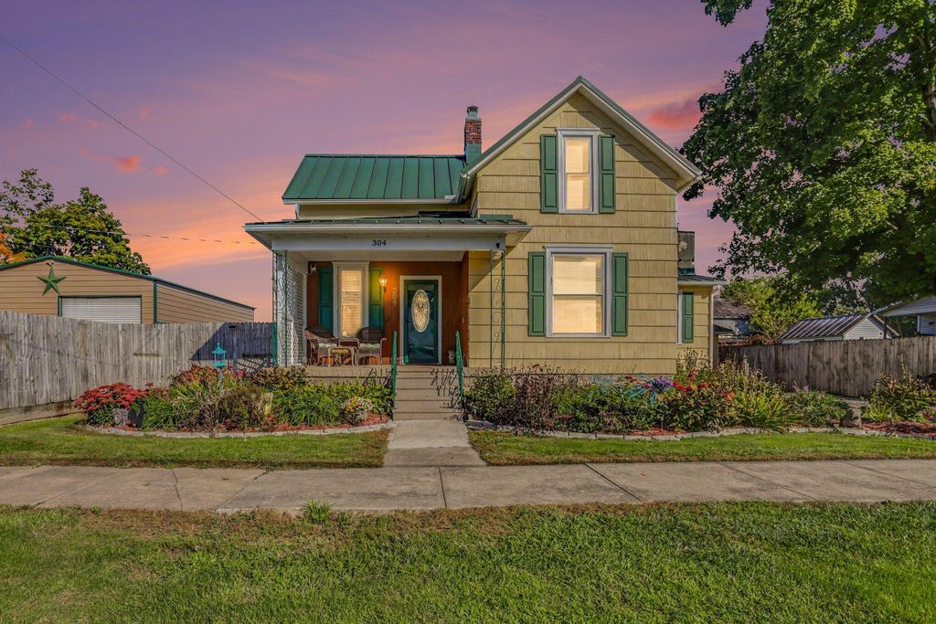 304 Lincoln Avenue, Pleasantville, OH 43148