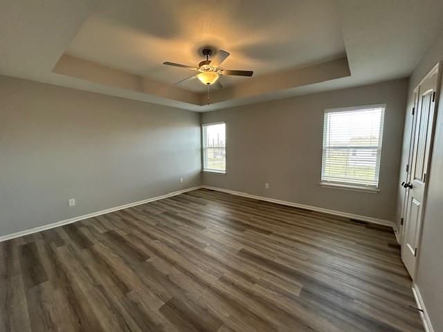 9712 E 221st Street, Peculiar, MO 64078