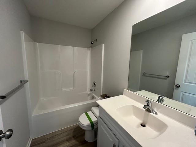 9712 E 221st Street, Peculiar, MO 64078