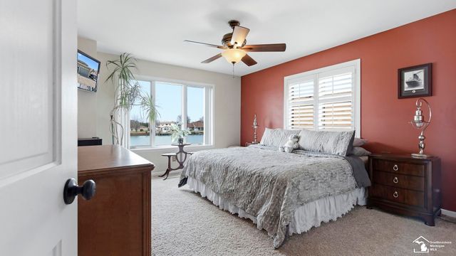 30990 Bayview Drive, Gibraltar, MI 48173