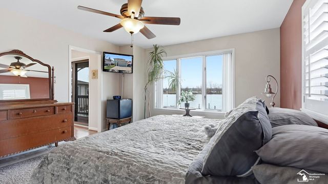 30990 Bayview Drive, Gibraltar, MI 48173