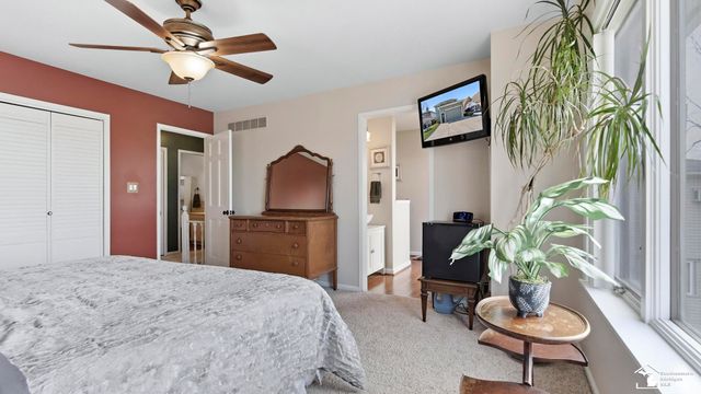 30990 Bayview Drive, Gibraltar, MI 48173