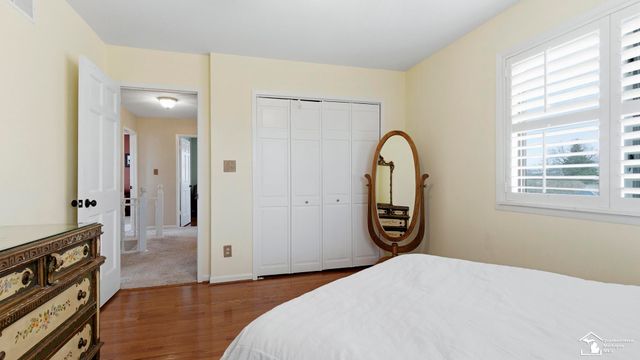 30990 Bayview Drive, Gibraltar, MI 48173