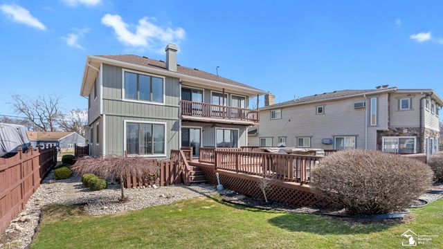 30990 Bayview Drive, Gibraltar, MI 48173