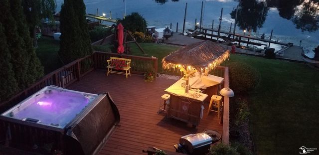 30990 Bayview Drive, Gibraltar, MI 48173