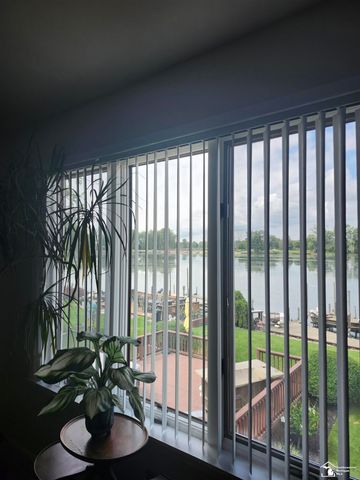 30990 Bayview Drive, Gibraltar, MI 48173