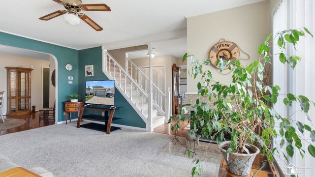 30990 Bayview Drive, Gibraltar, MI 48173