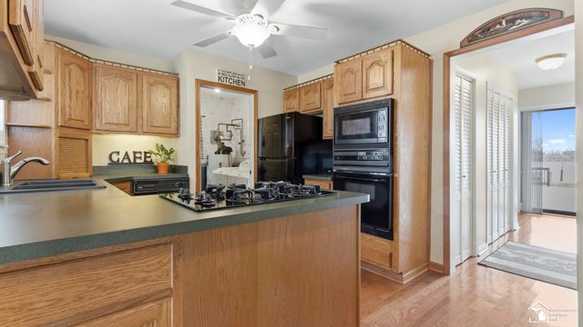 30990 Bayview Drive, Gibraltar, MI 48173