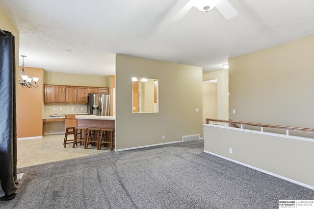 6137 N 146th Street, Omaha, NE 68116