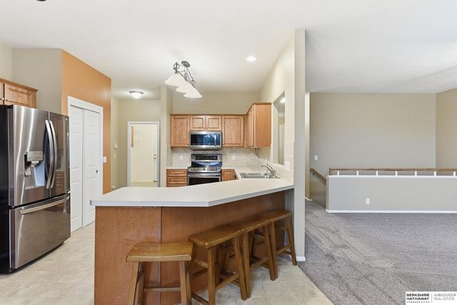 6137 N 146th Street, Omaha, NE 68116