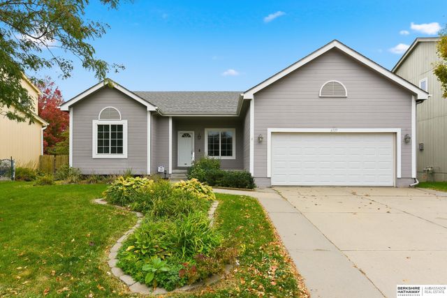 6137 N 146th Street, Omaha, NE 68116