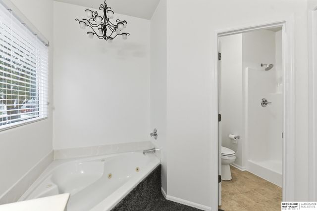 6137 N 146th Street, Omaha, NE 68116