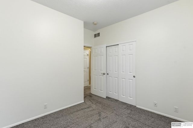 6137 N 146th Street, Omaha, NE 68116