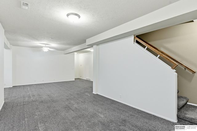 6137 N 146th Street, Omaha, NE 68116