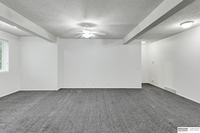 6137 N 146th Street, Omaha, NE 68116