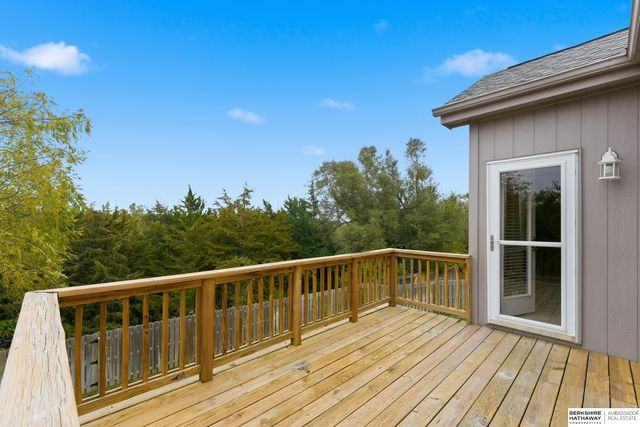 6137 N 146th Street, Omaha, NE 68116