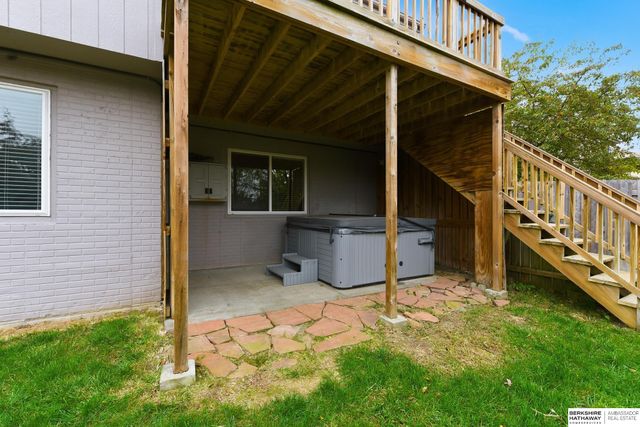 6137 N 146th Street, Omaha, NE 68116