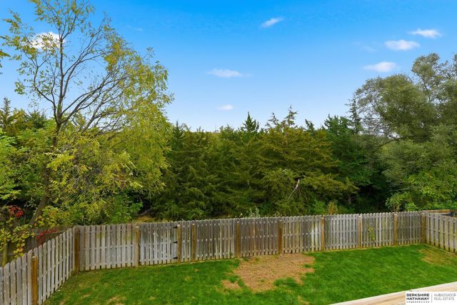 6137 N 146th Street, Omaha, NE 68116