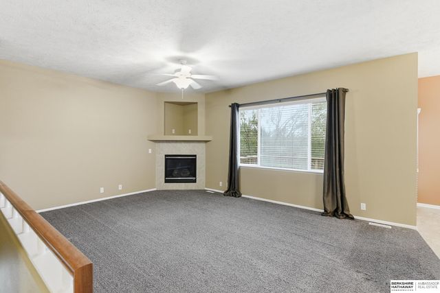 6137 N 146th Street, Omaha, NE 68116