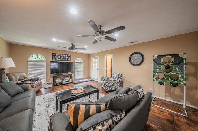 613 N Overlook Drive, Kerens, TX 75144