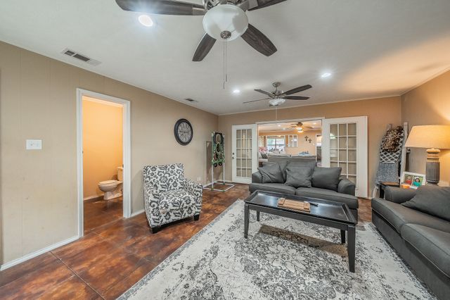 613 N Overlook Drive, Kerens, TX 75144