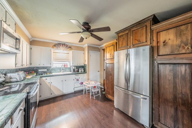 613 N Overlook Drive, Kerens, TX 75144