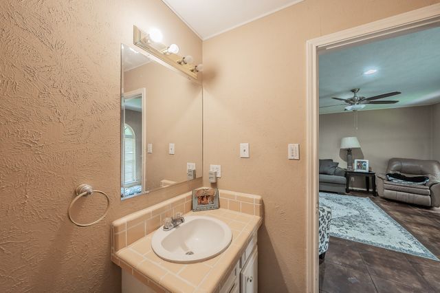 613 N Overlook Drive, Kerens, TX 75144
