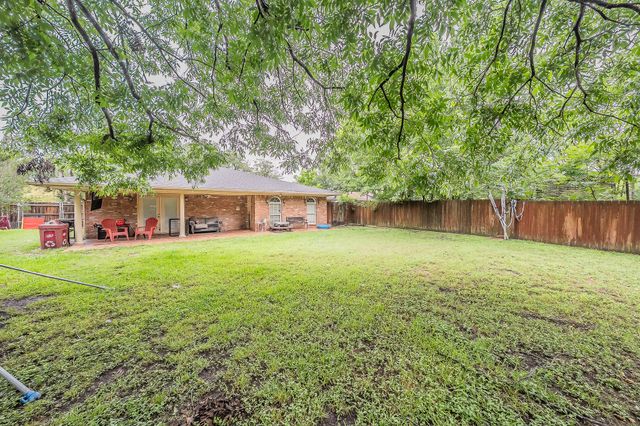 613 N Overlook Drive, Kerens, TX 75144