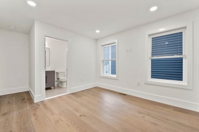 17 Wellington 1, Somerville, MA 02145
