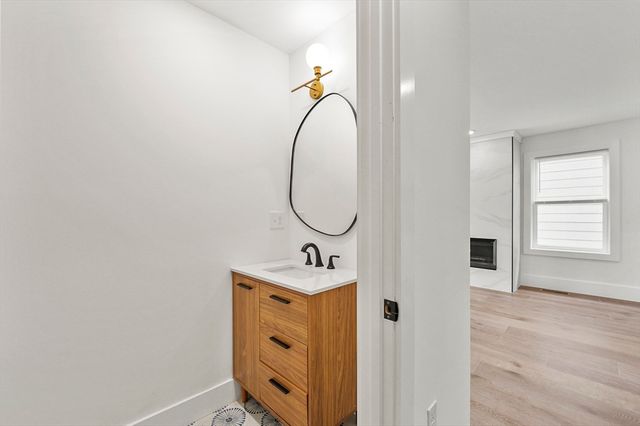 17 Wellington 1, Somerville, MA 02145