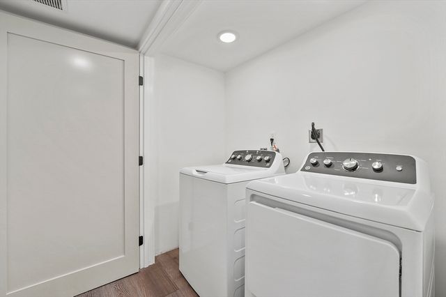 17 Wellington 1, Somerville, MA 02145