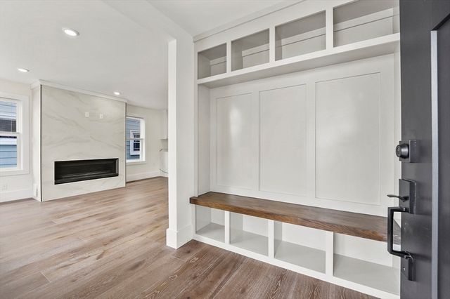 17 Wellington 1, Somerville, MA 02145