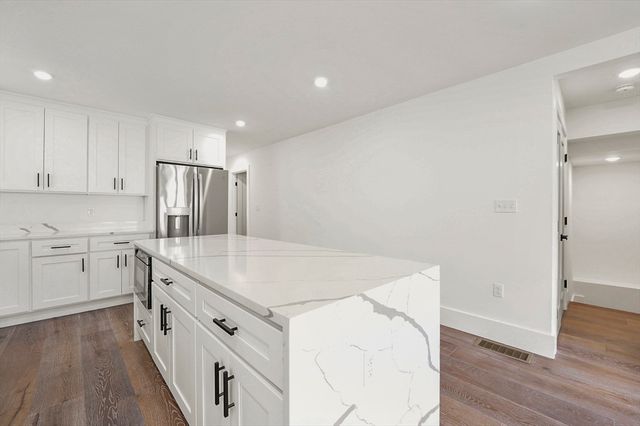 17 Wellington 1, Somerville, MA 02145