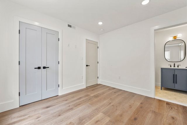 17 Wellington 1, Somerville, MA 02145