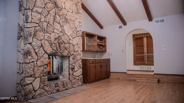 4521 R L SHOEMAKER Drive, El Paso, TX 79924