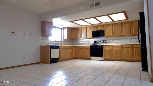 4521 R L SHOEMAKER Drive, El Paso, TX 79924